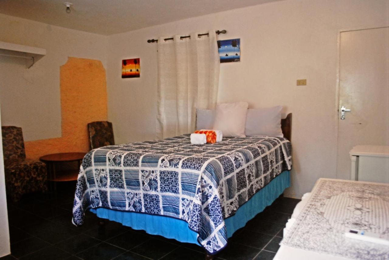 Affordable And Cozy At Content Guest House Ocho Rios Eksteriør bilde
