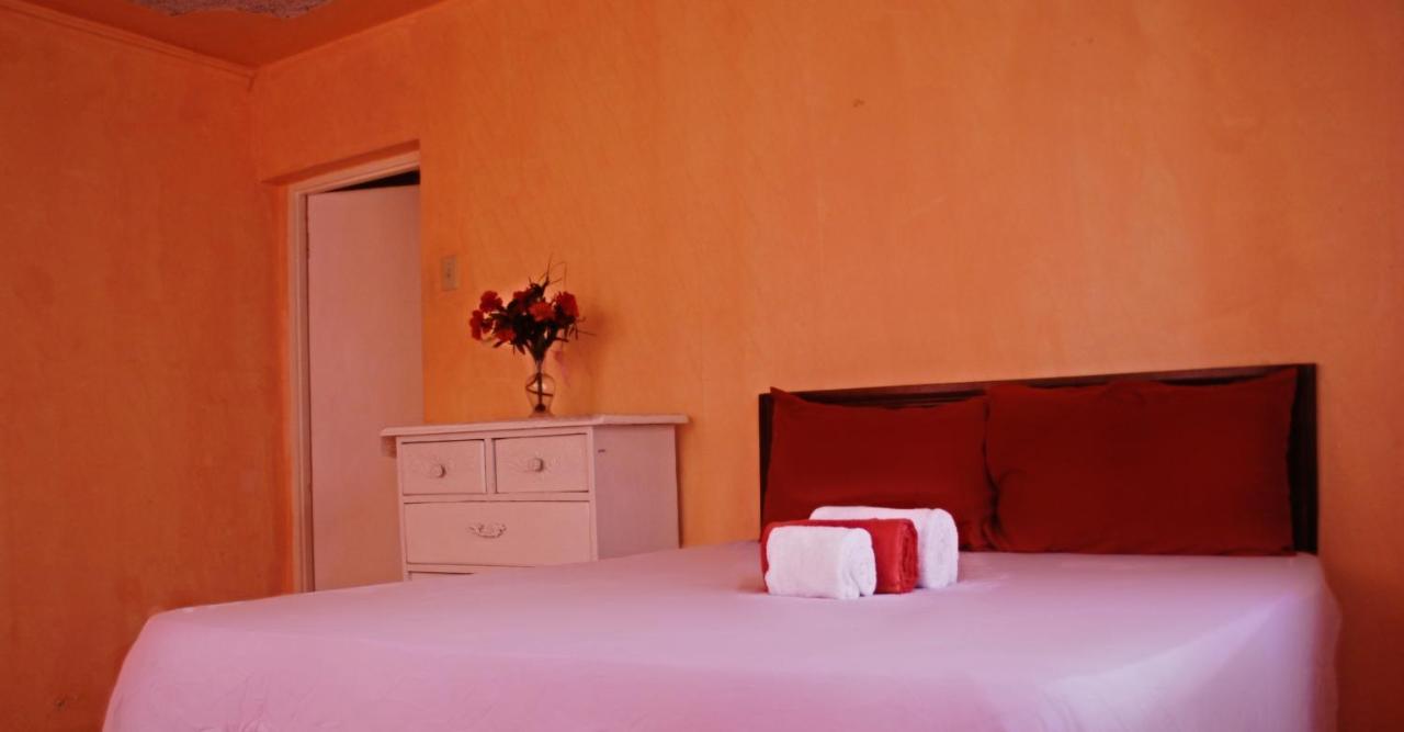 Affordable And Cozy At Content Guest House Ocho Rios Eksteriør bilde