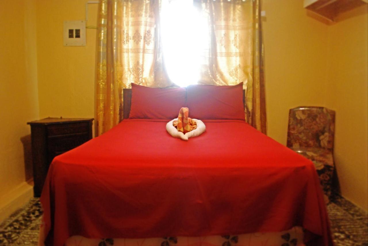 Affordable And Cozy At Content Guest House Ocho Rios Eksteriør bilde
