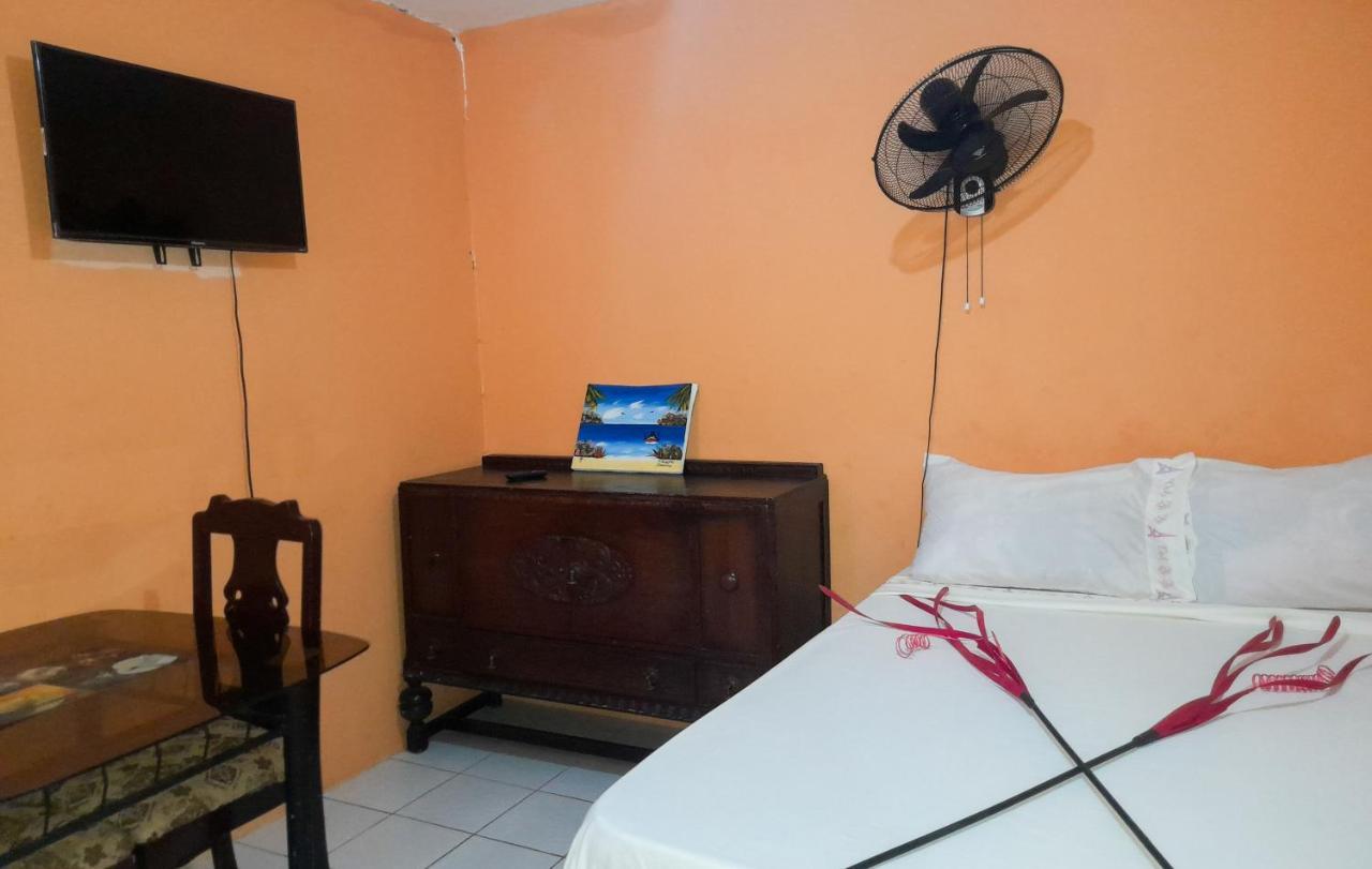 Affordable And Cozy At Content Guest House Ocho Rios Eksteriør bilde