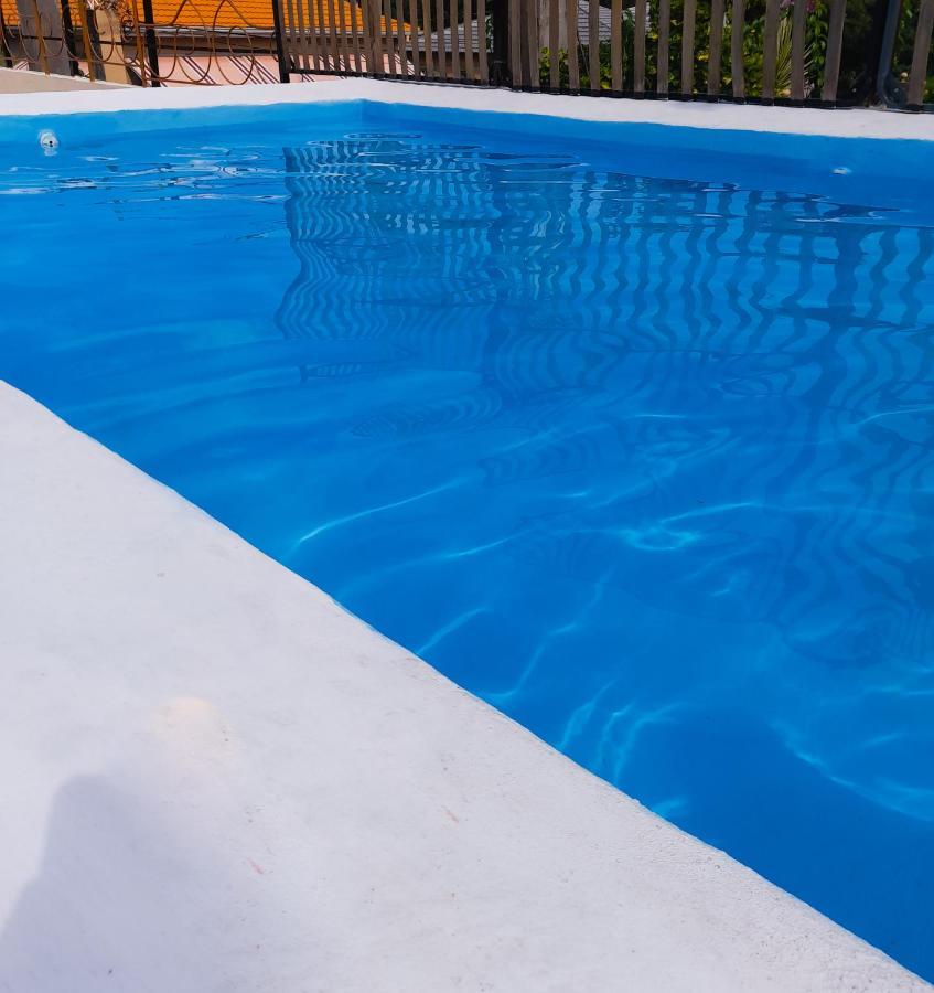Affordable And Cozy At Content Guest House Ocho Rios Eksteriør bilde